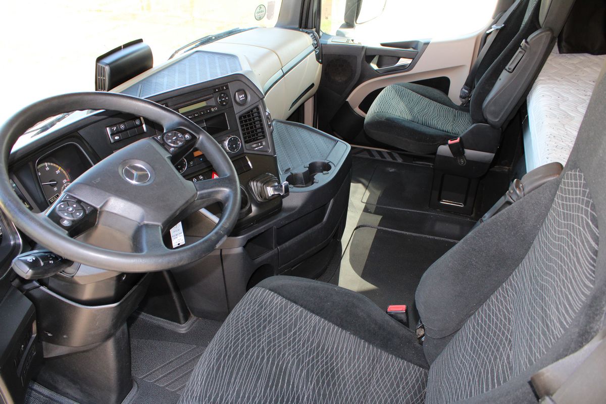 Mercedes-Benz Actros 1845